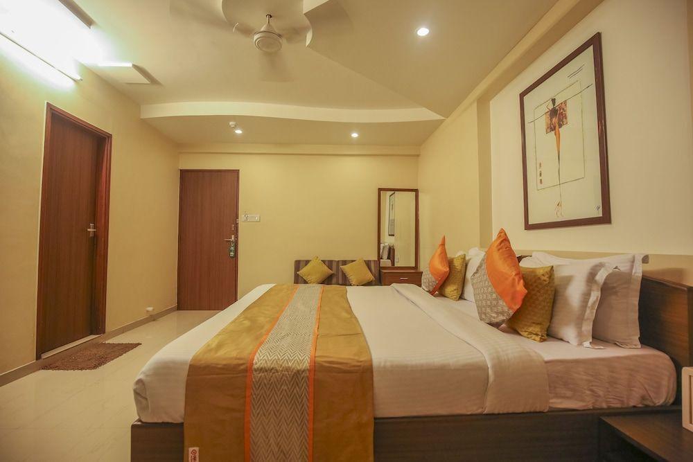 Ахмедабад: OYO 703 Hotel Shahi Palace