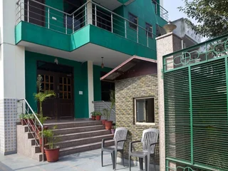 Нойда: OYO Rooms ESIC Panchdeep Colony