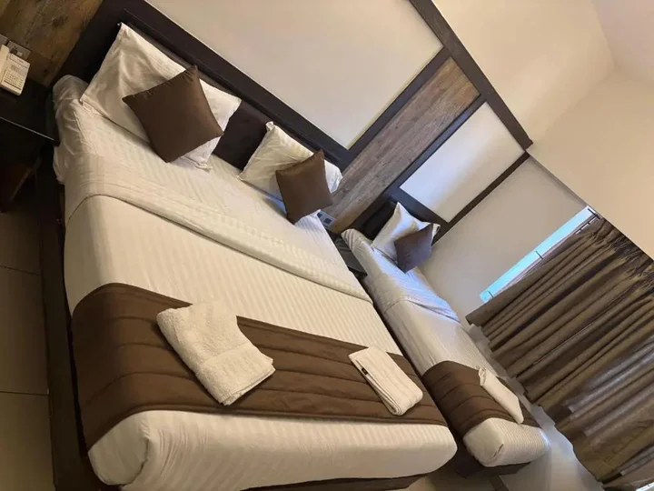 Эроде: Westland Hotel