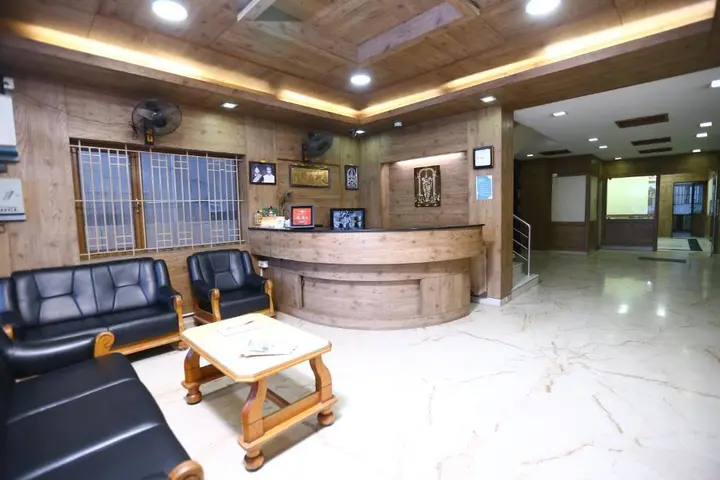 Эроде: Westland Hotel