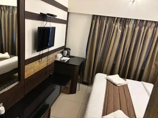 Эроде: Westland Hotel