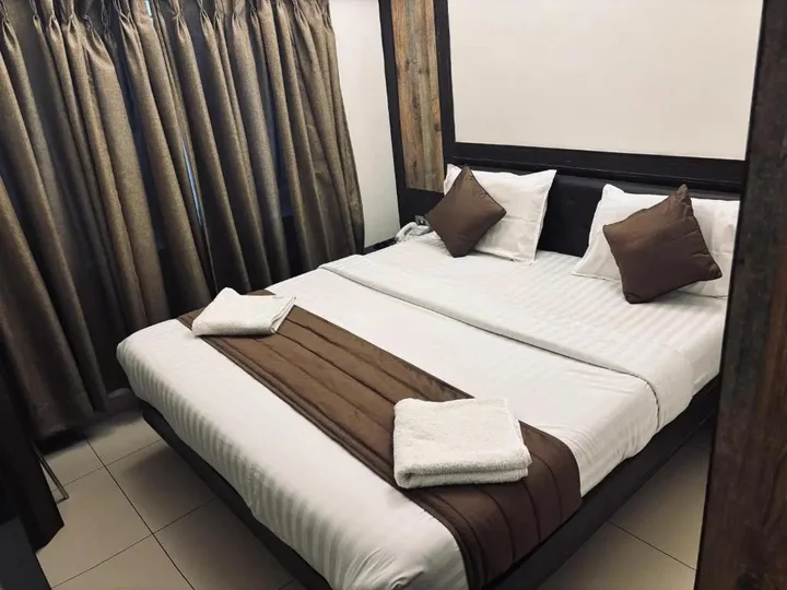 Эроде: Westland Hotel