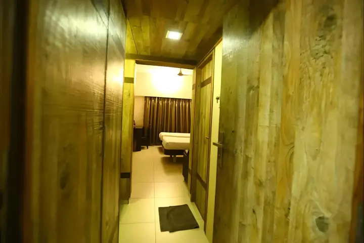 Эроде: Westland Hotel