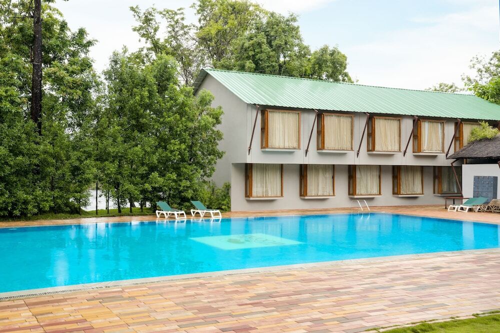 Лонда: Whistling Woodzs Resort
