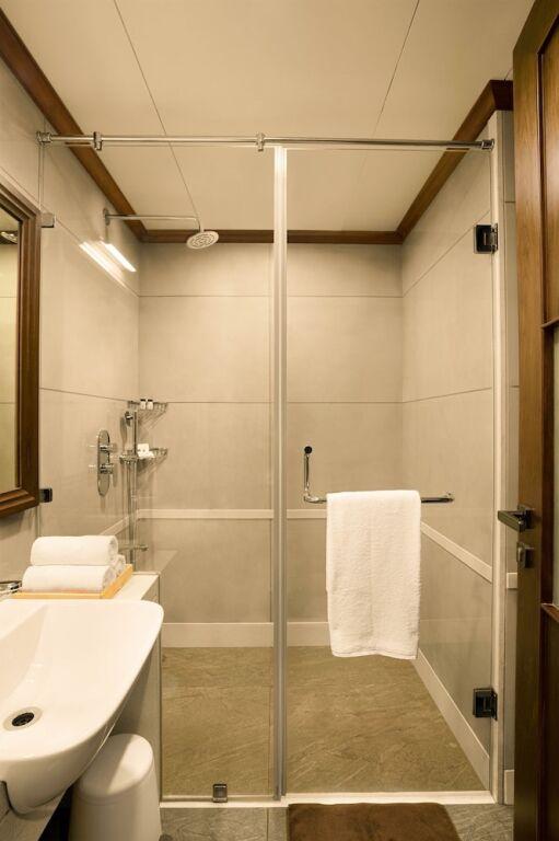 Лонда: Whistling Woodzs Resort