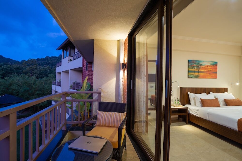 Лонда: Whistling Woodzs Resort