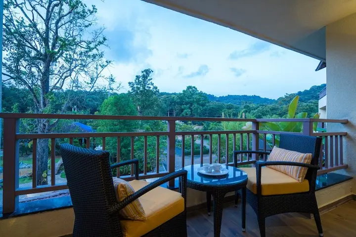 Лонда: Whistling Woodzs Resort