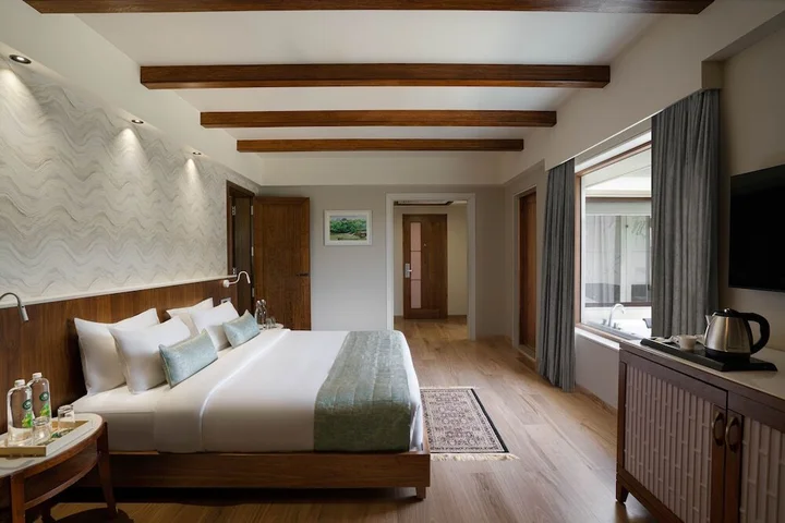 Лонда: Whistling Woodzs Resort