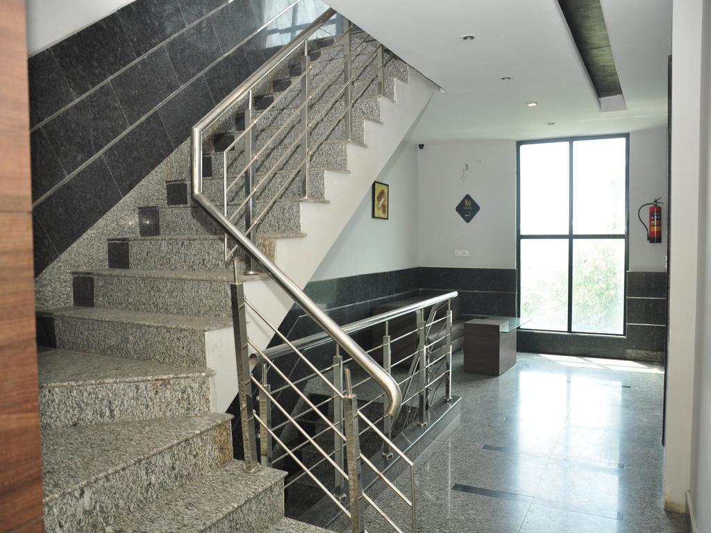 Амритсар: OYO Premium Mall Road Amritsar