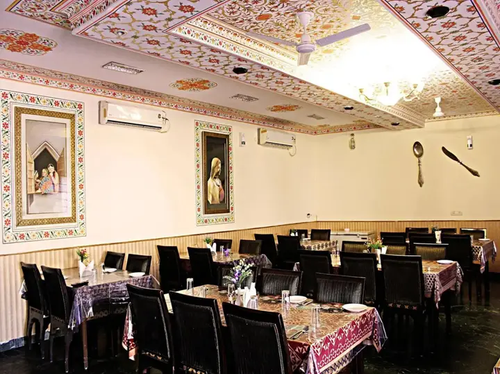 OYO 1995 Hotel Nirwana — фото 2