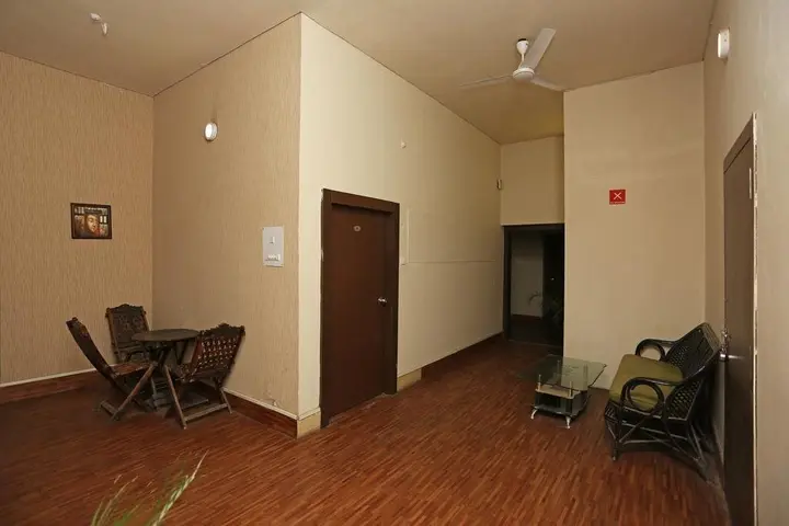 Праяградж: Hotel Platinum House