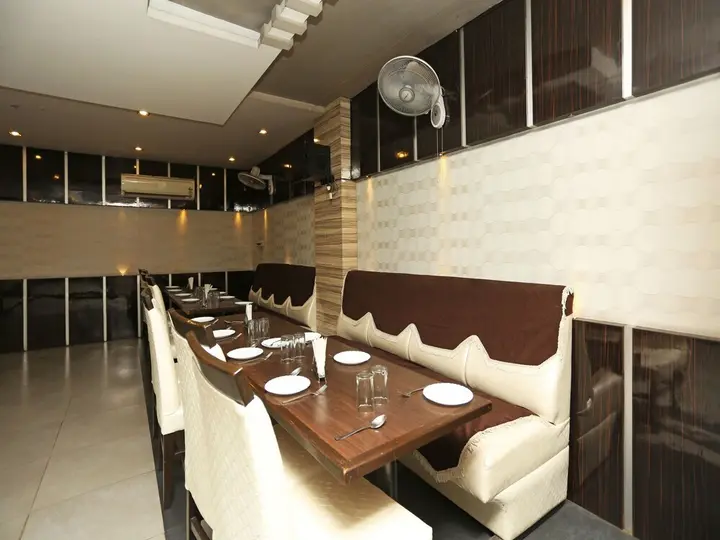Праяградж: Hotel Sundaram