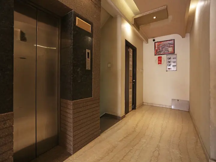 Праяградж: Hotel Sundaram