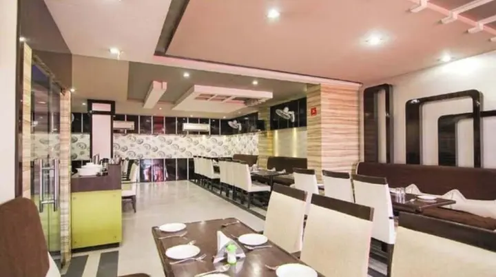 Праяградж: Hotel Sundaram