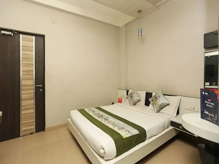 Праяградж: Hotel Sundaram