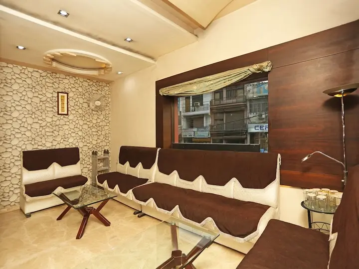 Праяградж: Hotel Sundaram