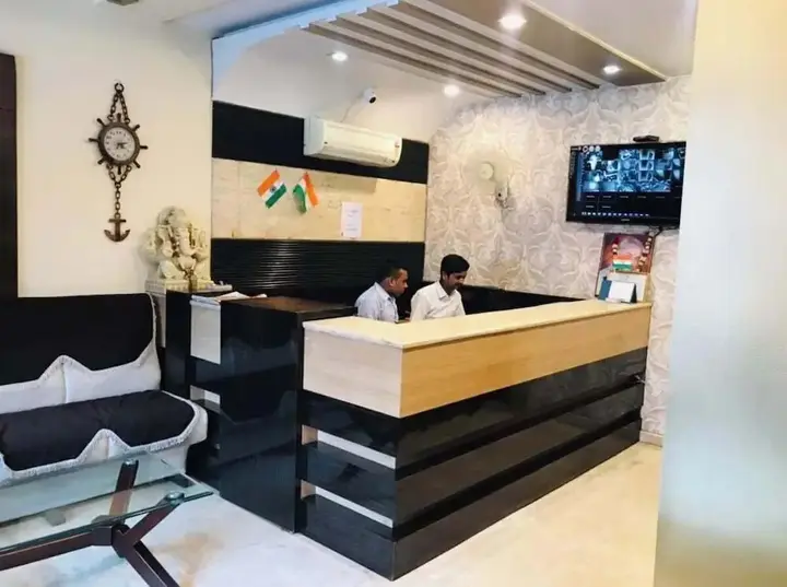 Праяградж: Hotel Sundaram