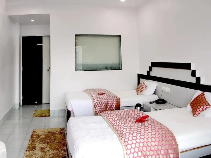 Аурангабад: OYO 1959 Hotel Raj