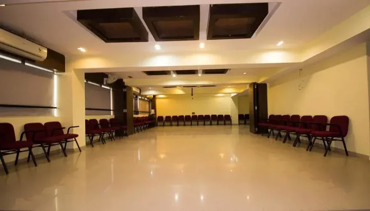 Ахмедабад: OYO Rooms Sola Bridge SG Highway