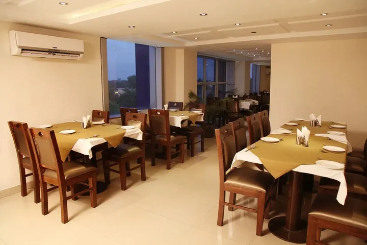 Праяградж: OYO Premium Allahabad Civil Lines