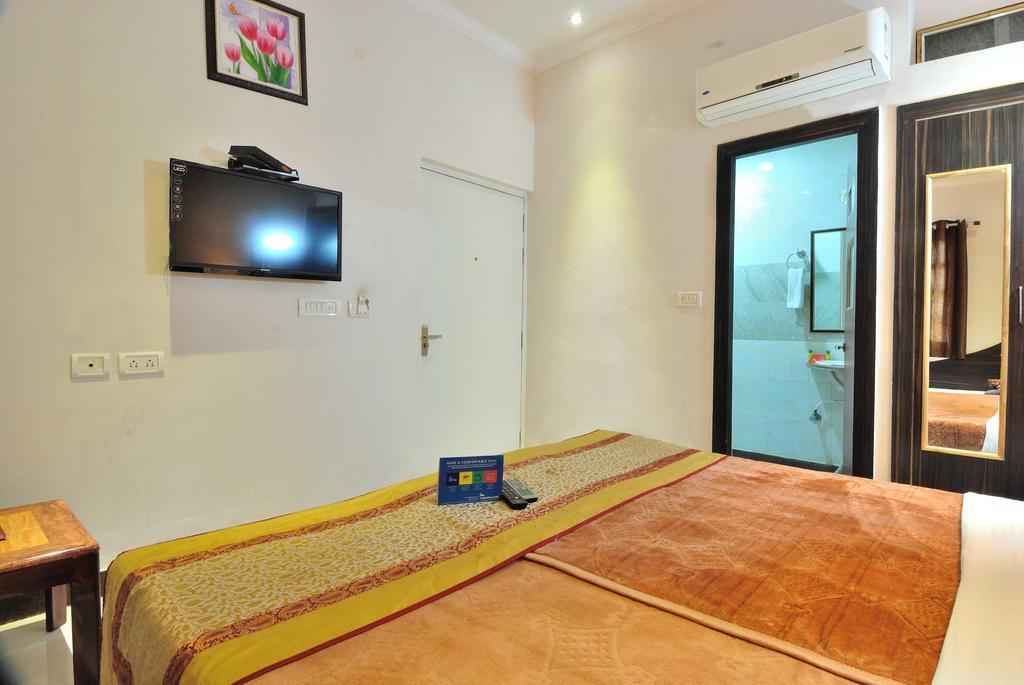 Агра: Merit Hotel
