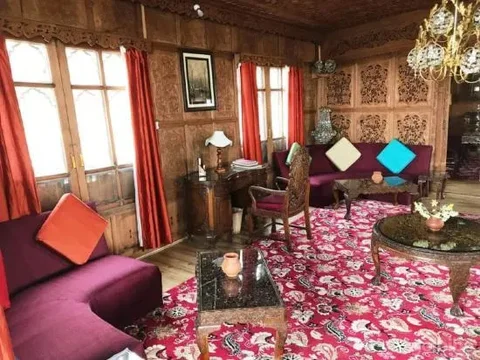 Шринагар: Mother India Group of houseboats.