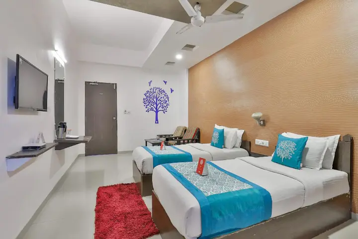 Ахмедабад: OYO Flagship 711 Hotel Crystal