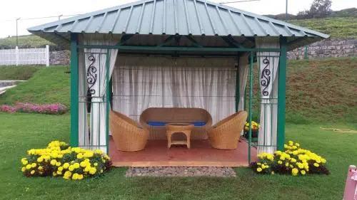 Ути: Western Valley Resorts