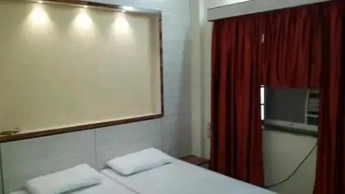 Колката: Hotel Rupasi Bangla