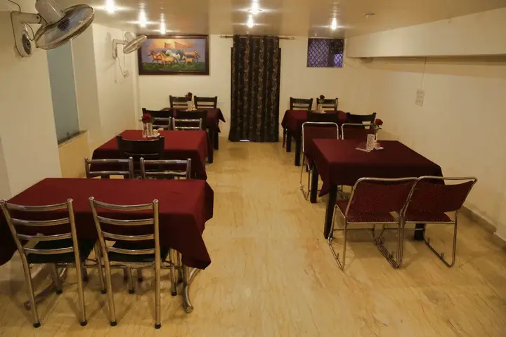 Нью-Дели: FabHotel Karol Bagh Main Market
