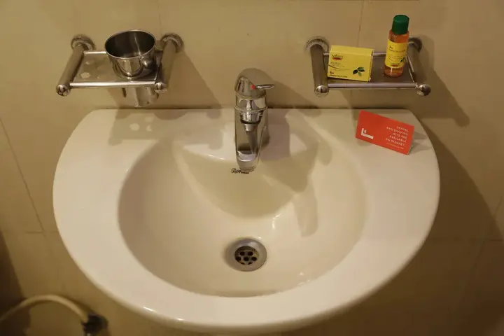Нью-Дели: FabHotel Karol Bagh Main Market
