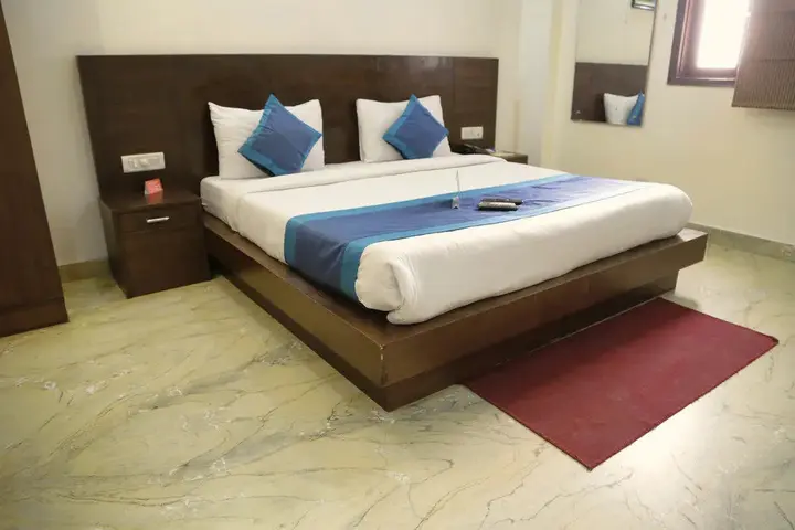 Нью-Дели: FabHotel Karol Bagh Main Market