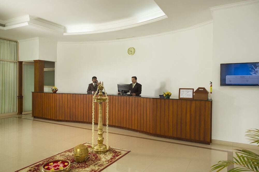 Кумили: Lakeshore Inn
