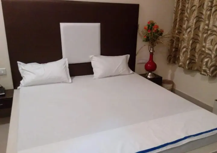 Биджайнагар: Friends Hotel & Restaurant