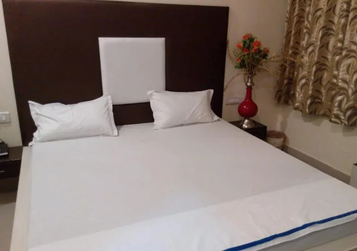 Биджайнагар: Friends Hotel & Restaurant