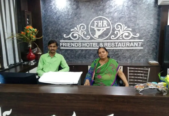 Биджайнагар: Friends Hotel & Restaurant