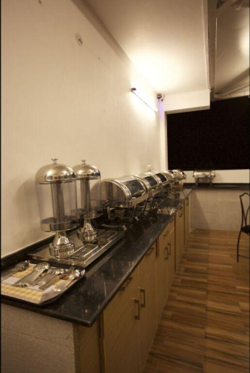 Бангалор: FabHotel Grand Savoury Suites