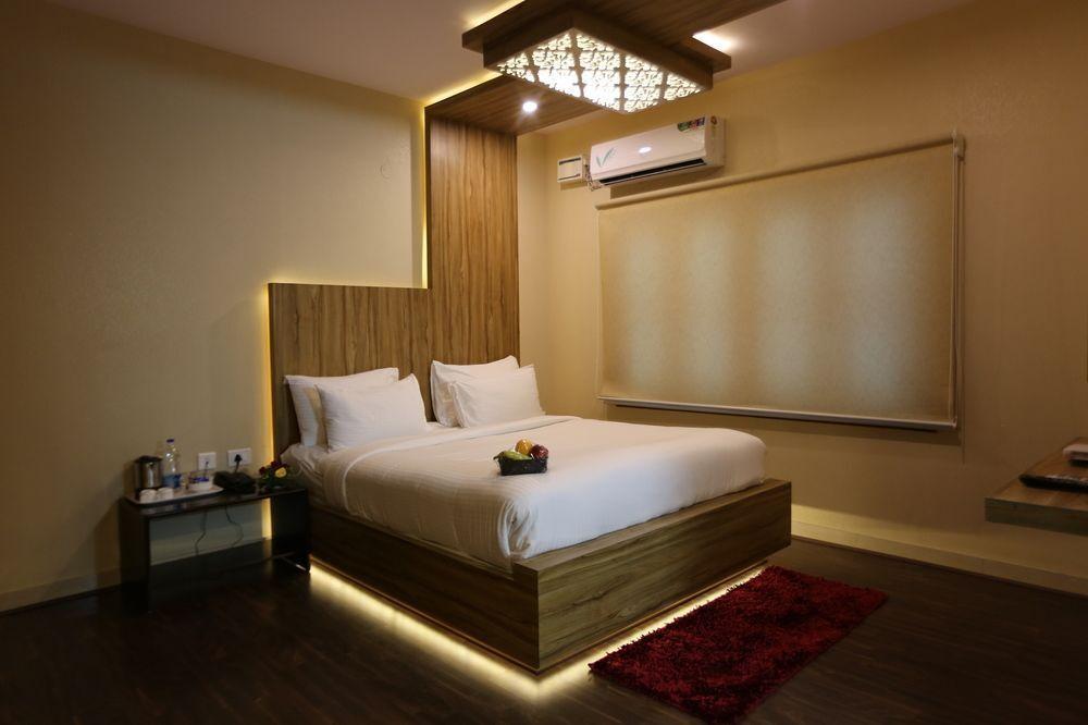 Бангалор: FabHotel Grand Savoury Suites