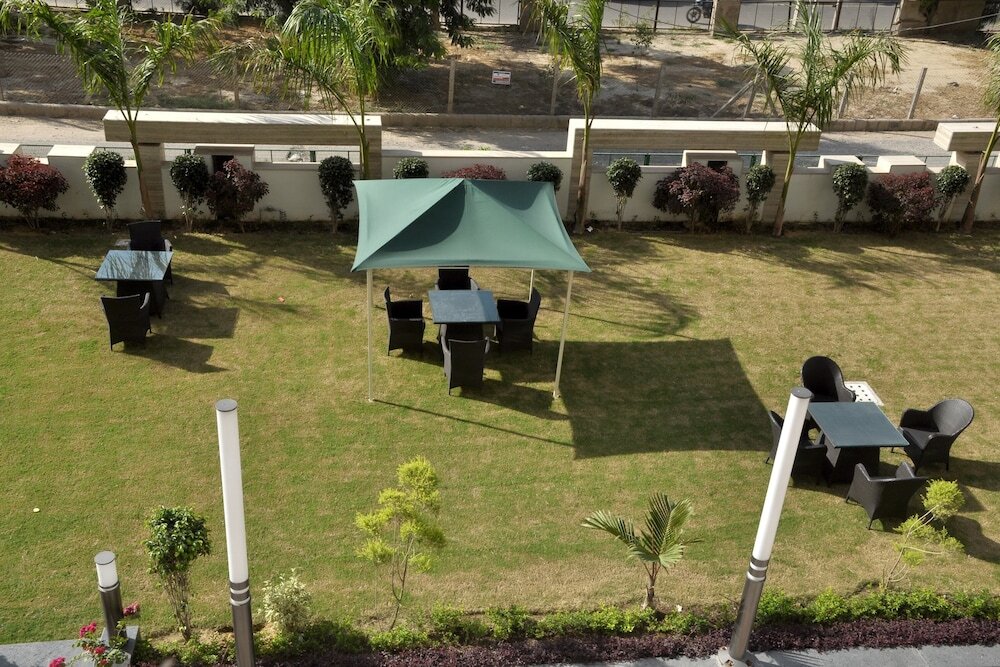 Гуруграм: Gazebo Inn & Suites