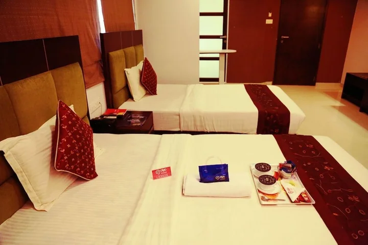Пуна: OYO 1061 Hotel Bhairavee