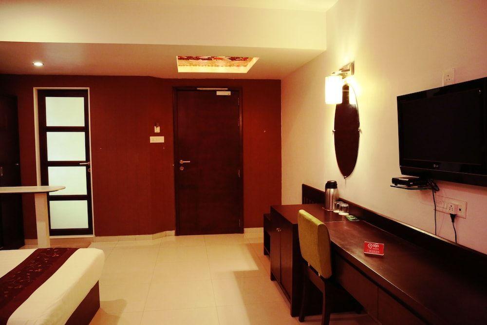 Пуна: OYO 1061 Hotel Bhairavee