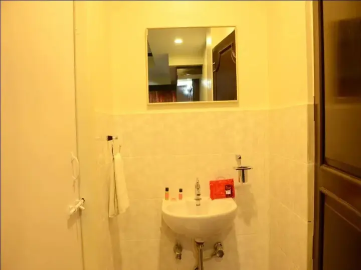 Пуна: OYO 1216 Hotel New White House