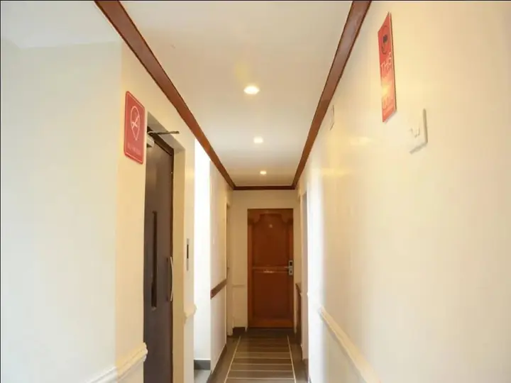 Пуна: OYO 1216 Hotel New White House