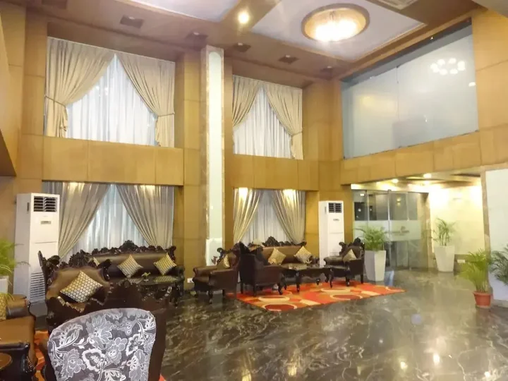 Пури: OYO Premium VIP Road