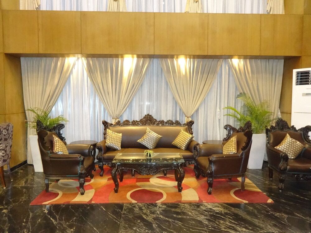 Пури: OYO Premium VIP Road