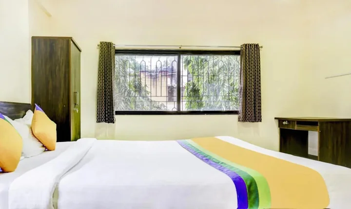 Пуна: OYO Premium Near Osho Ashram Koregaon Park