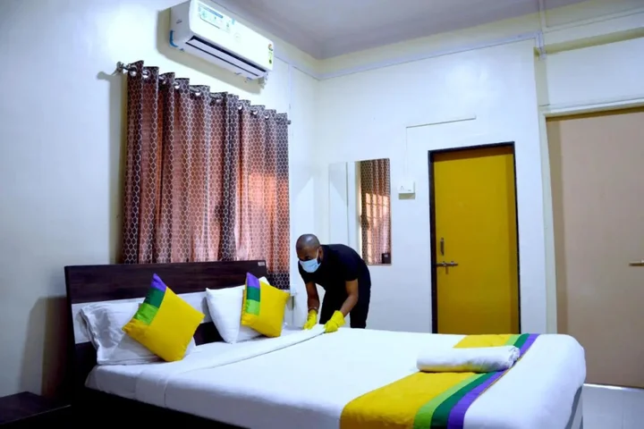 Пуна: OYO Premium Near Osho Ashram Koregaon Park