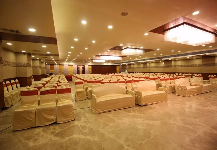 Раджкот: OYO Premium Jubilee Garden Jawahar Road