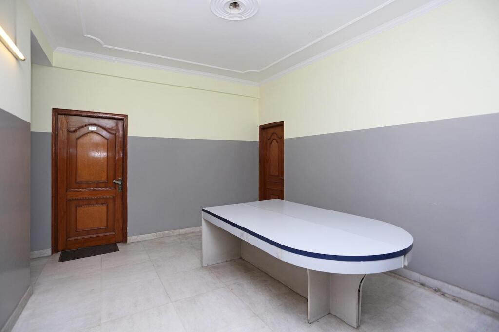 Нойда: OYO Flagship 402 Hotel Noida Residency