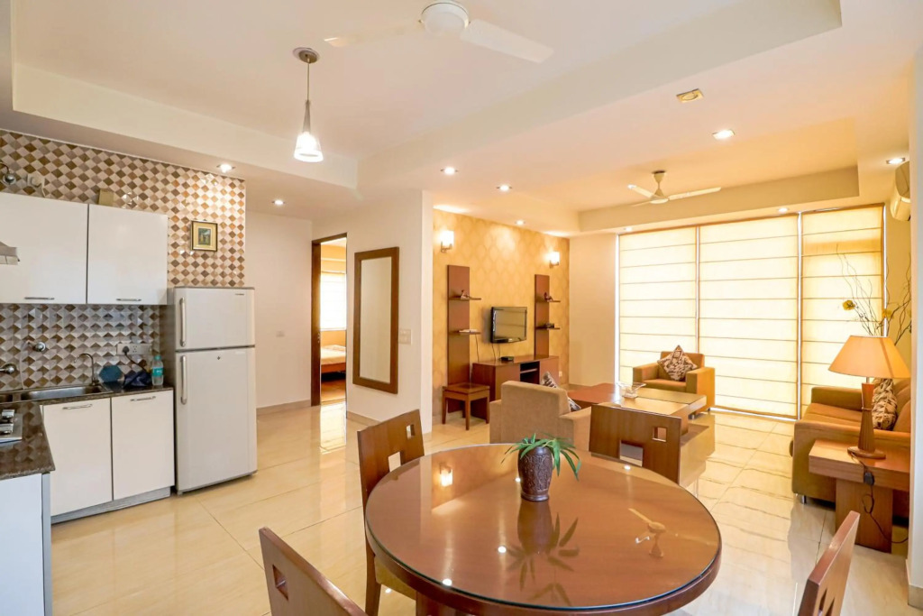Нойда: OYO Premium Noida Amity